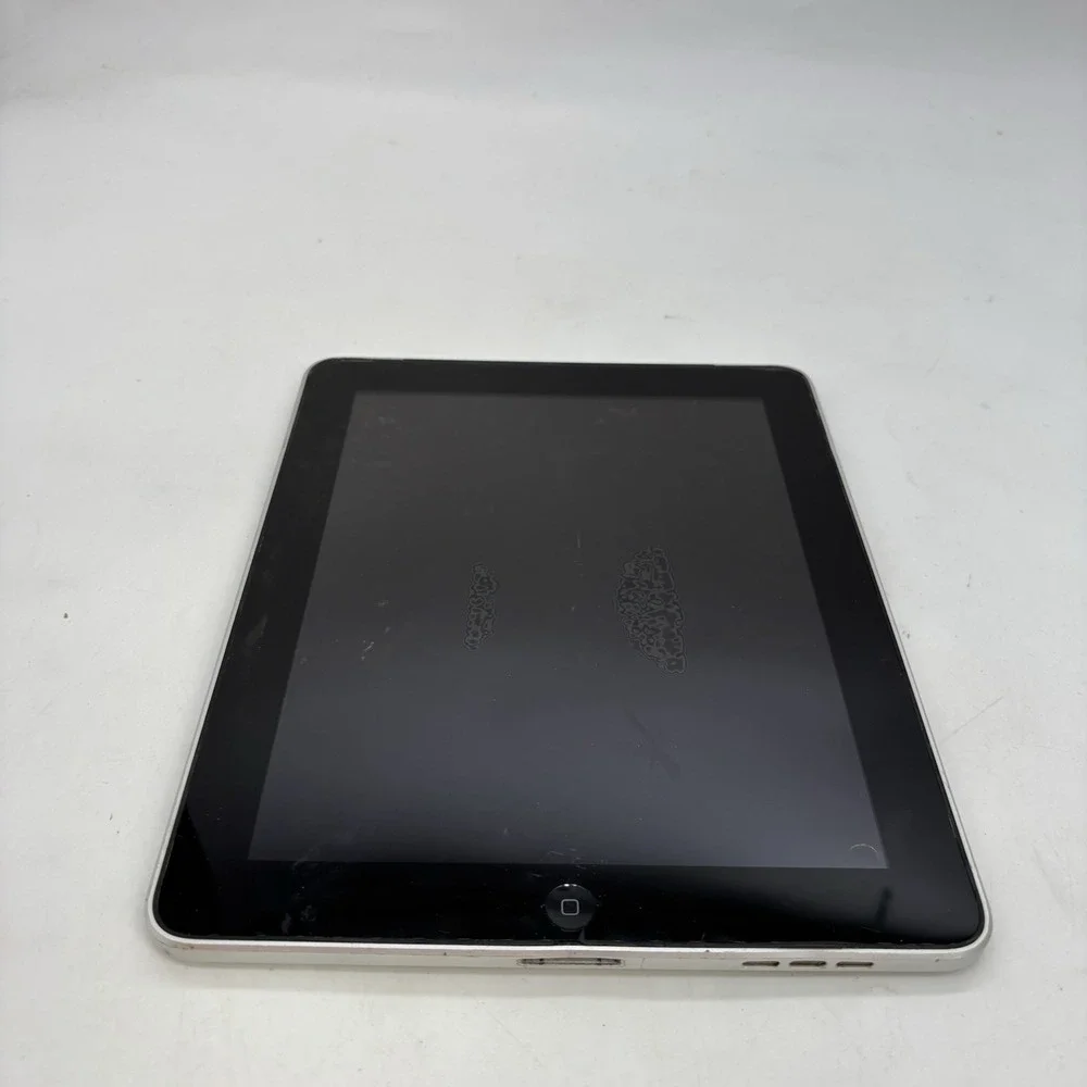 iPad 32GB A1337 Broken Doesn't Turn On Silver Parts Or Repair Bundle
